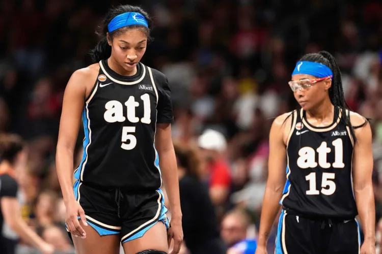 Reese breaks WNBA record with 26 rebounds